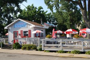 Dockside Ice Cream shares a deck with Dockside Dawgs